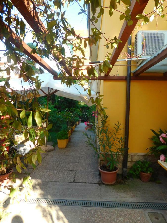 Hotel Dolores Rimini Dış mekan fotoğraf